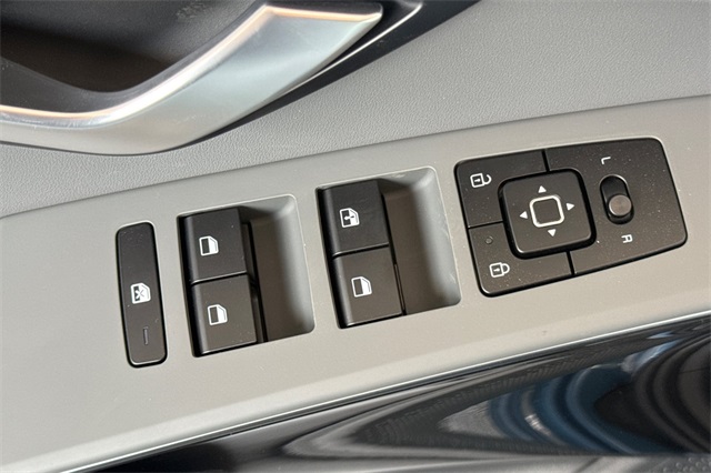 2025 Kia Niro EX Image 21 of 37