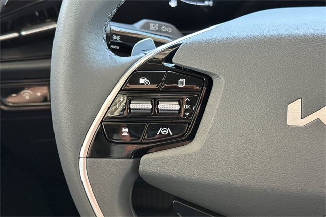 2025 Kia Niro EX Image 23 of 37