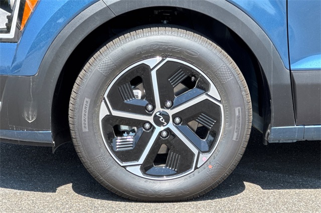 2025 Kia Niro EX Image 10 of 37