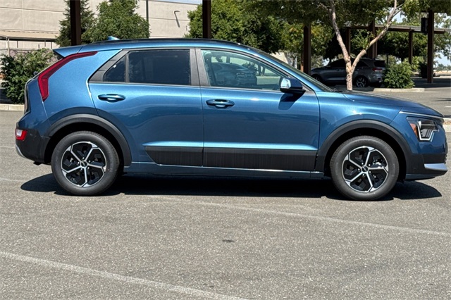 2025 Kia Niro EX Image 5 of 37