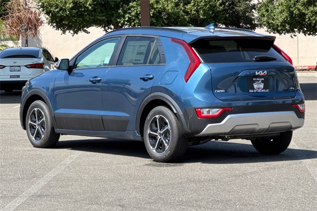 2025 Kia Niro EX Image 8 of 37