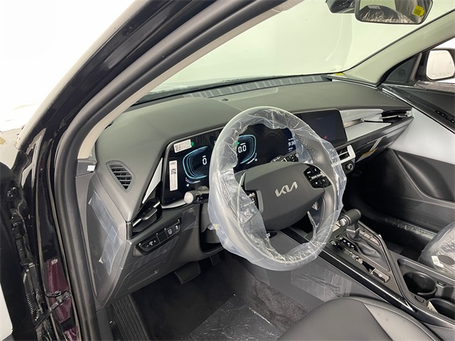 Vehicle image 5 of 7