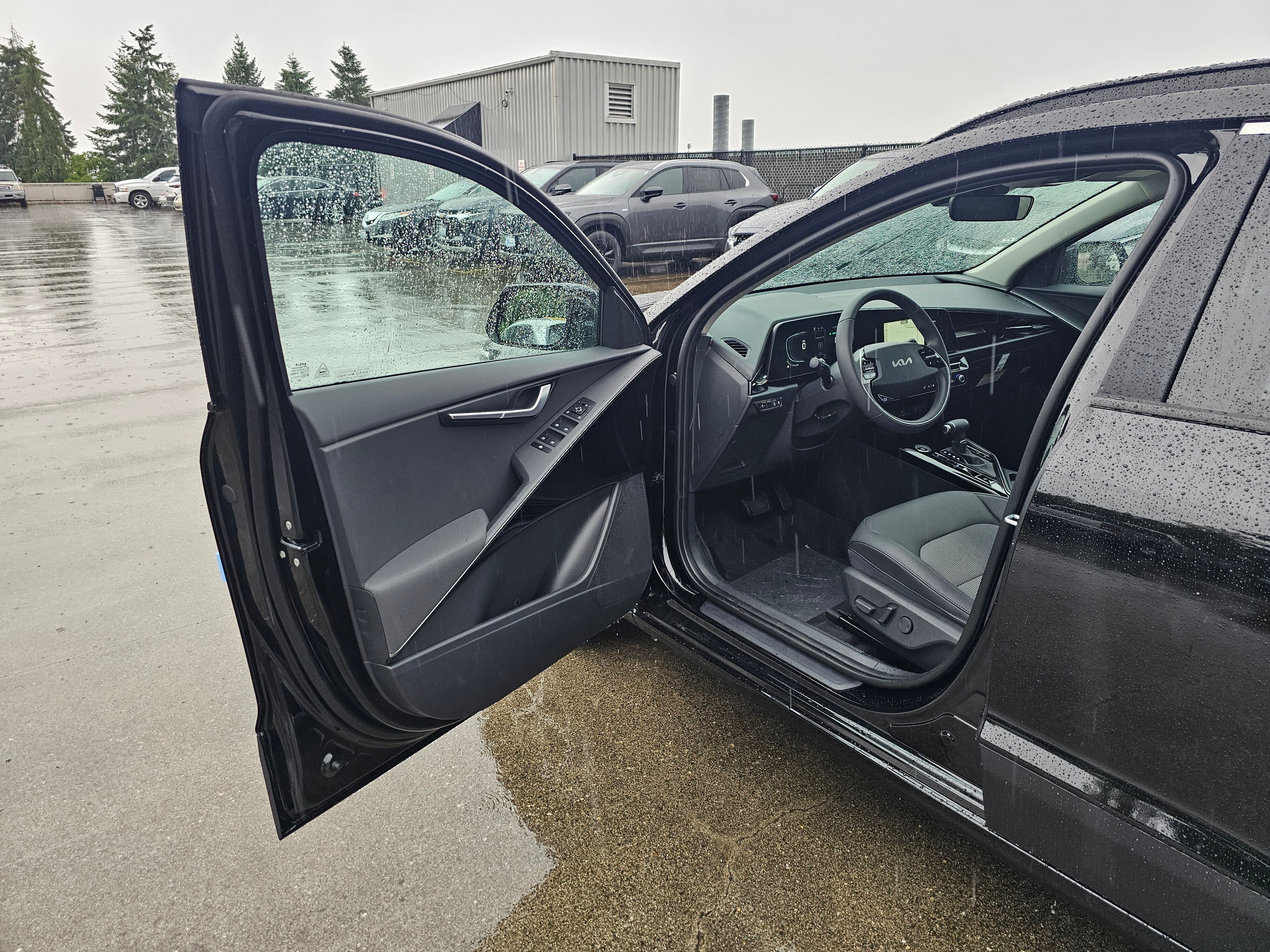 Vehicle image 18 of 35