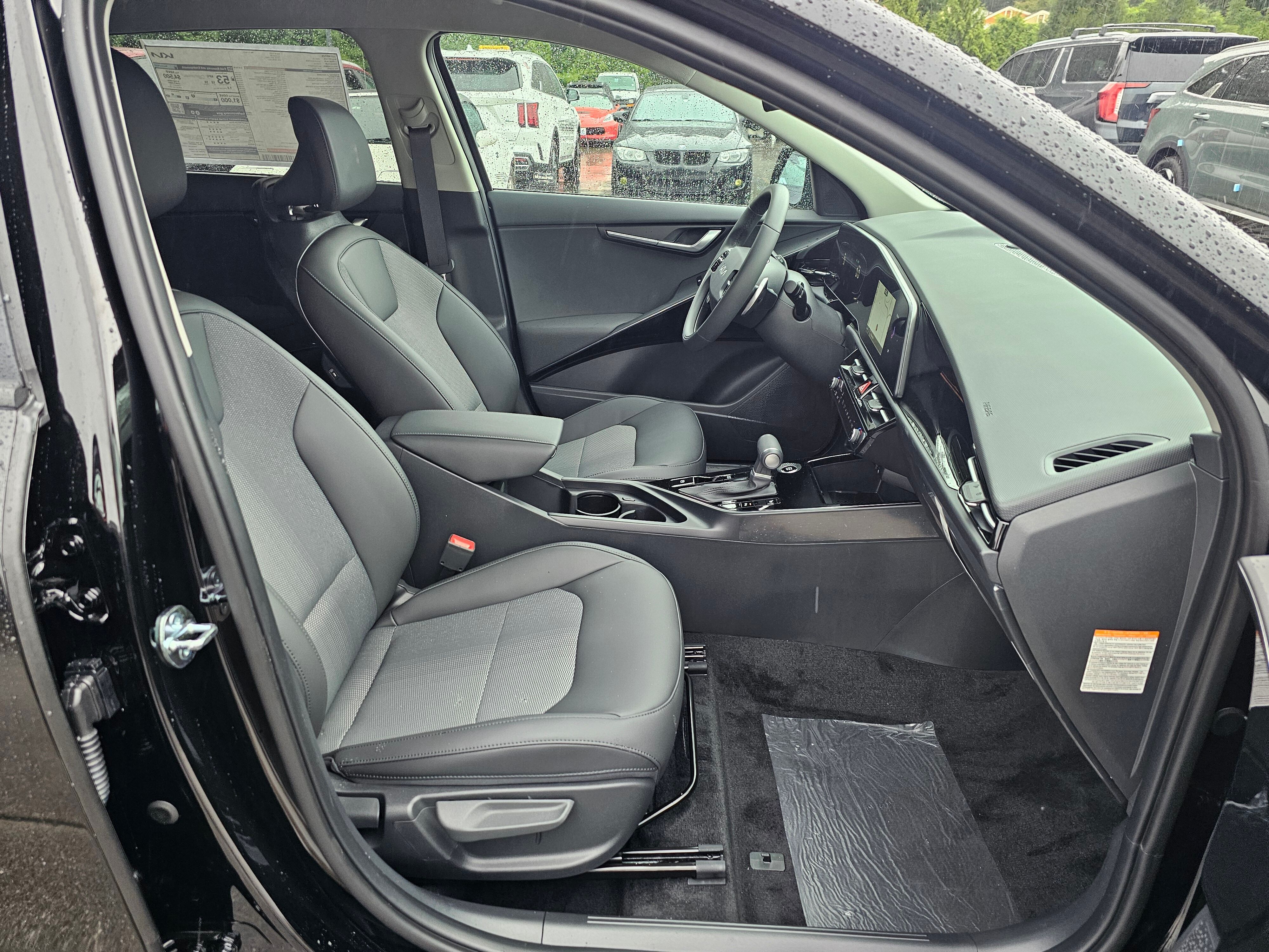 Vehicle image 13 of 35