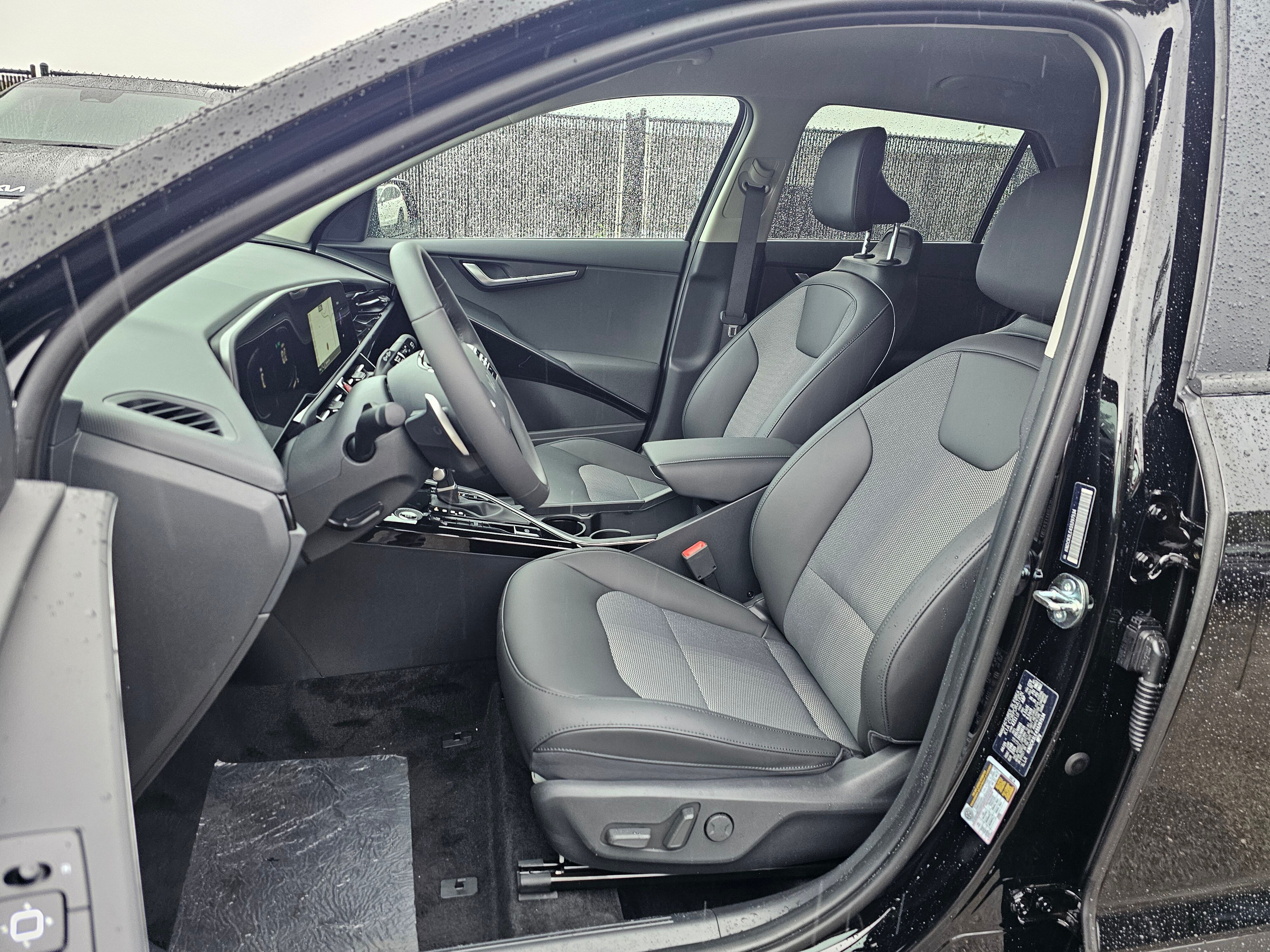 Vehicle image 15 of 35