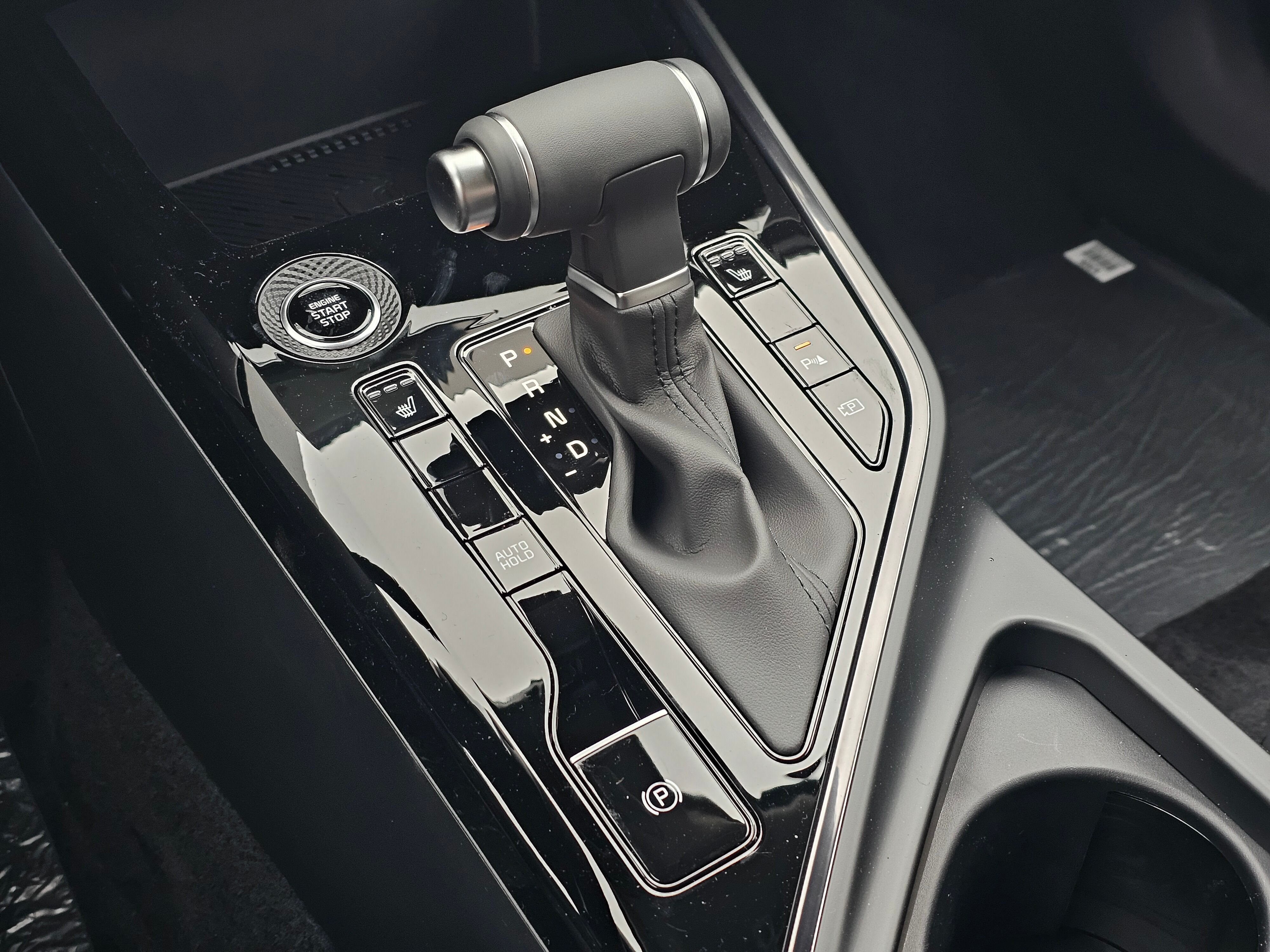 Vehicle image 25 of 35