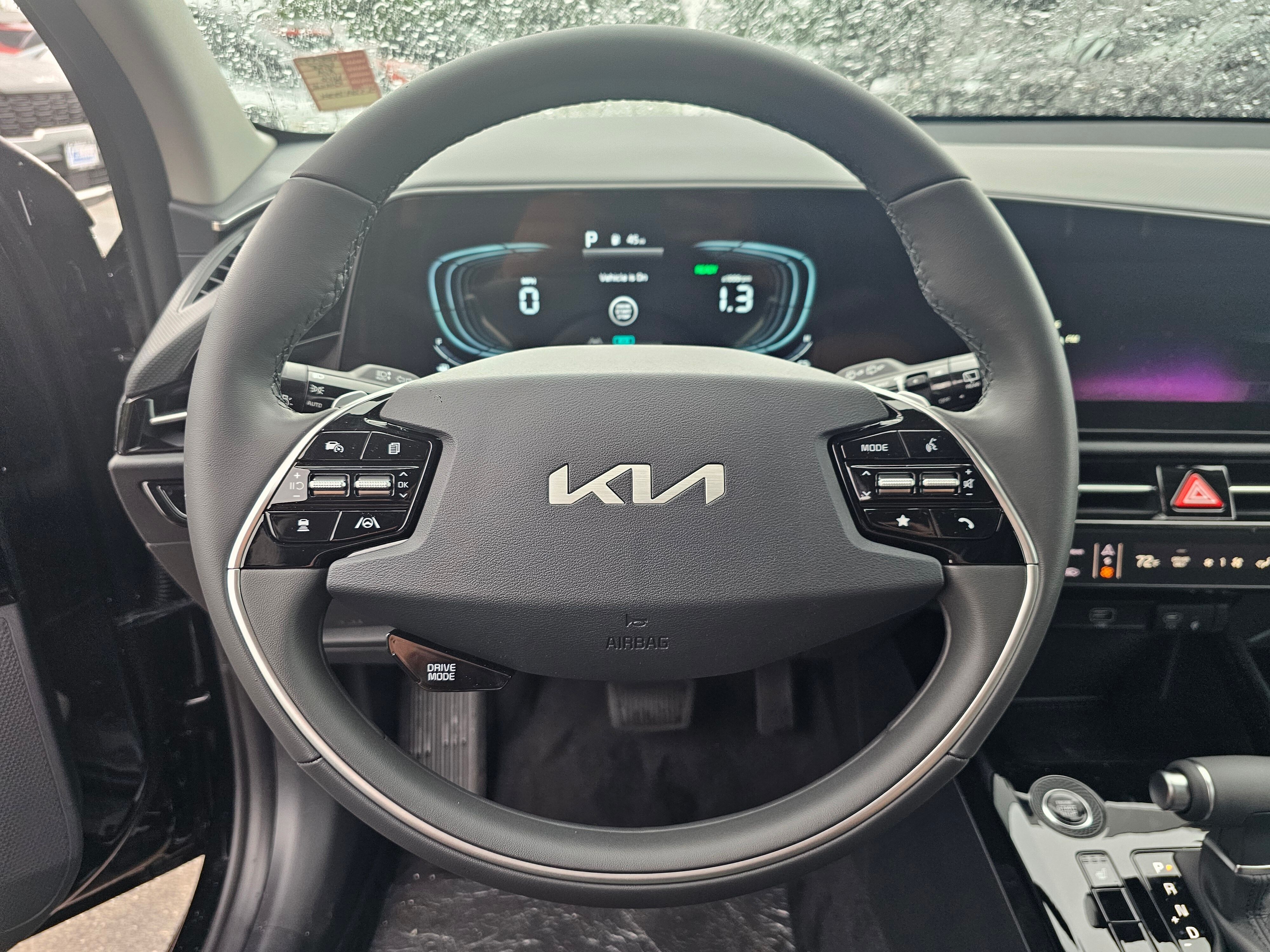 Vehicle image 28 of 35