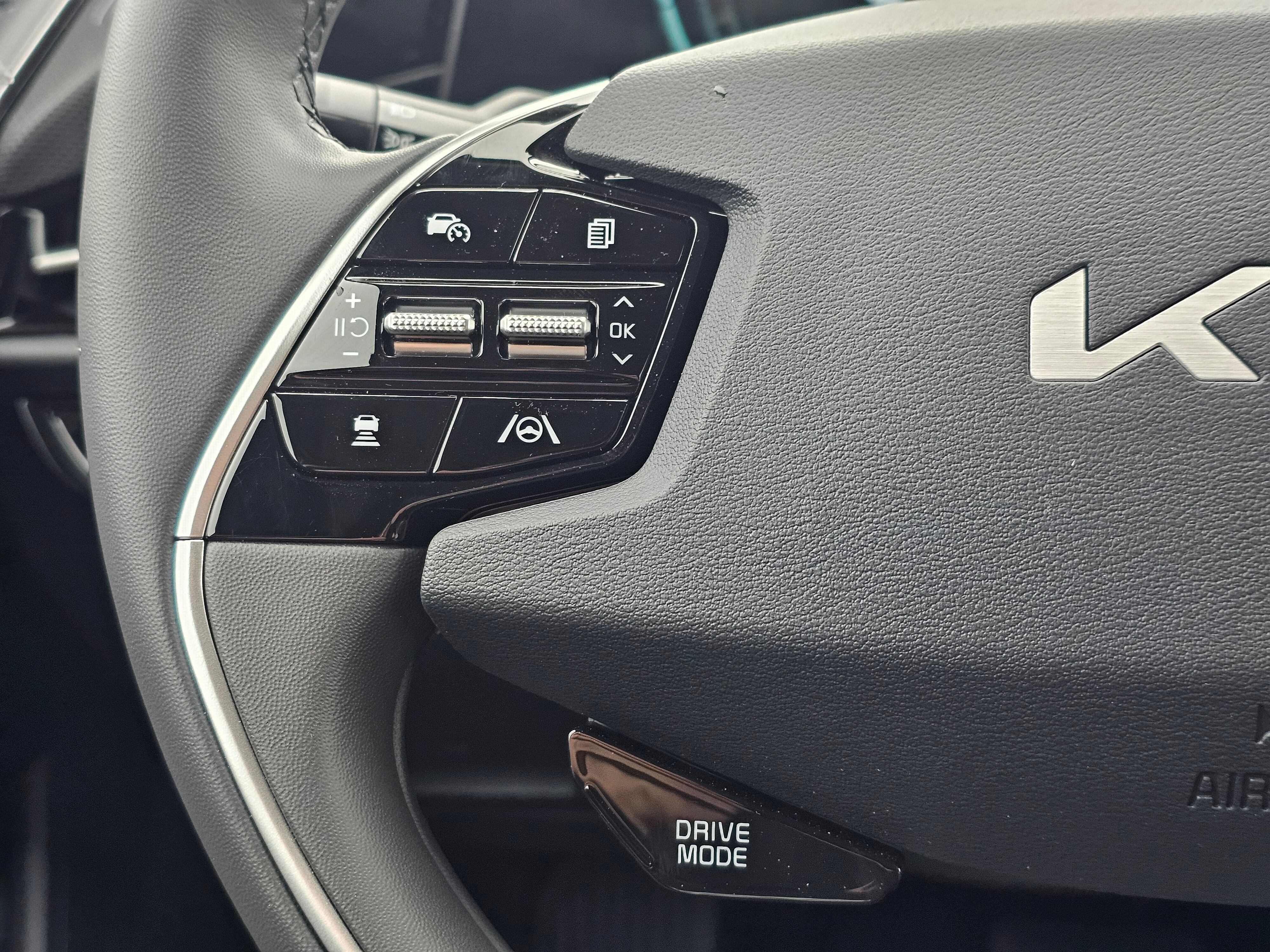 Vehicle image 26 of 35