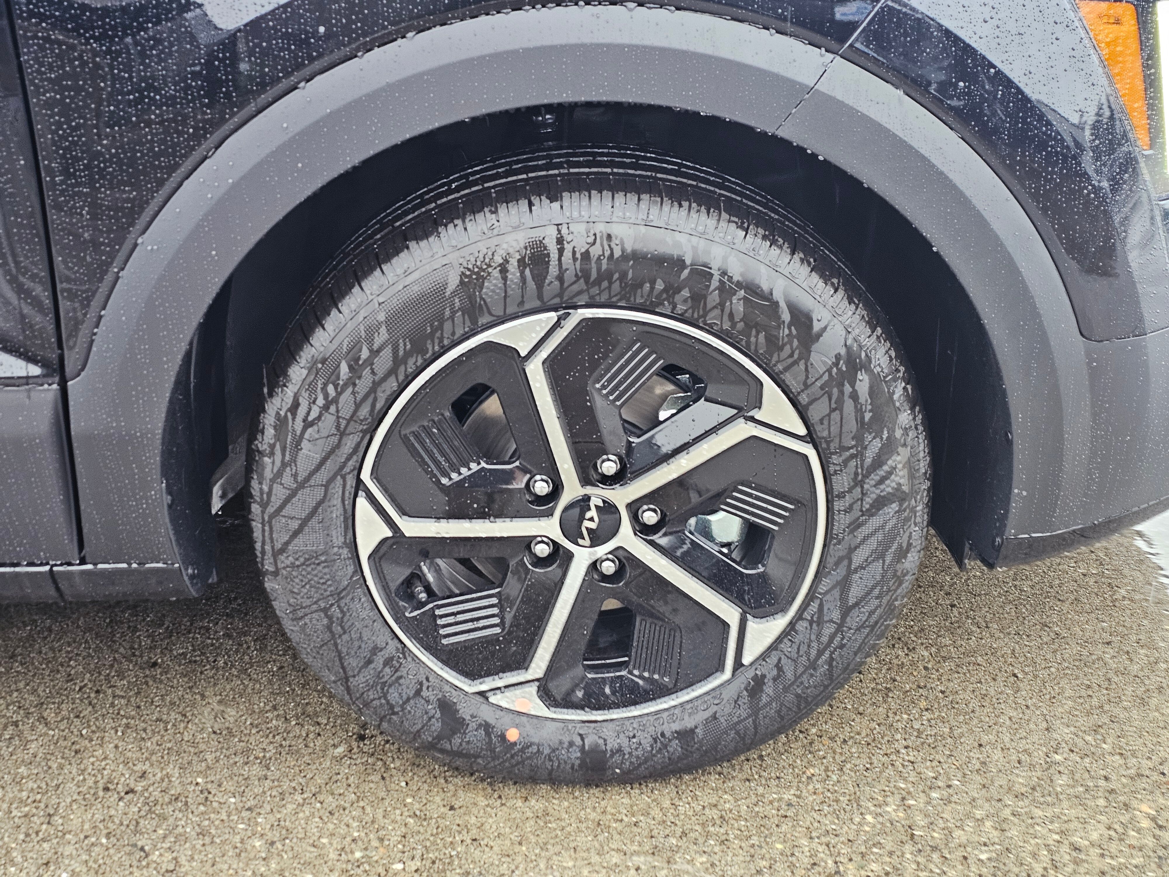 Vehicle image 9 of 35