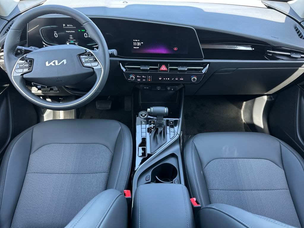 Vehicle image 15 of 33
