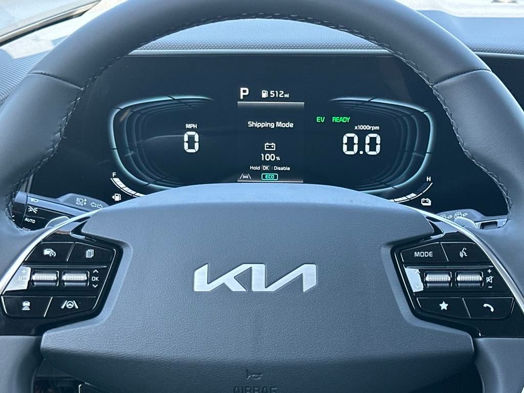 Vehicle image 17 of 33