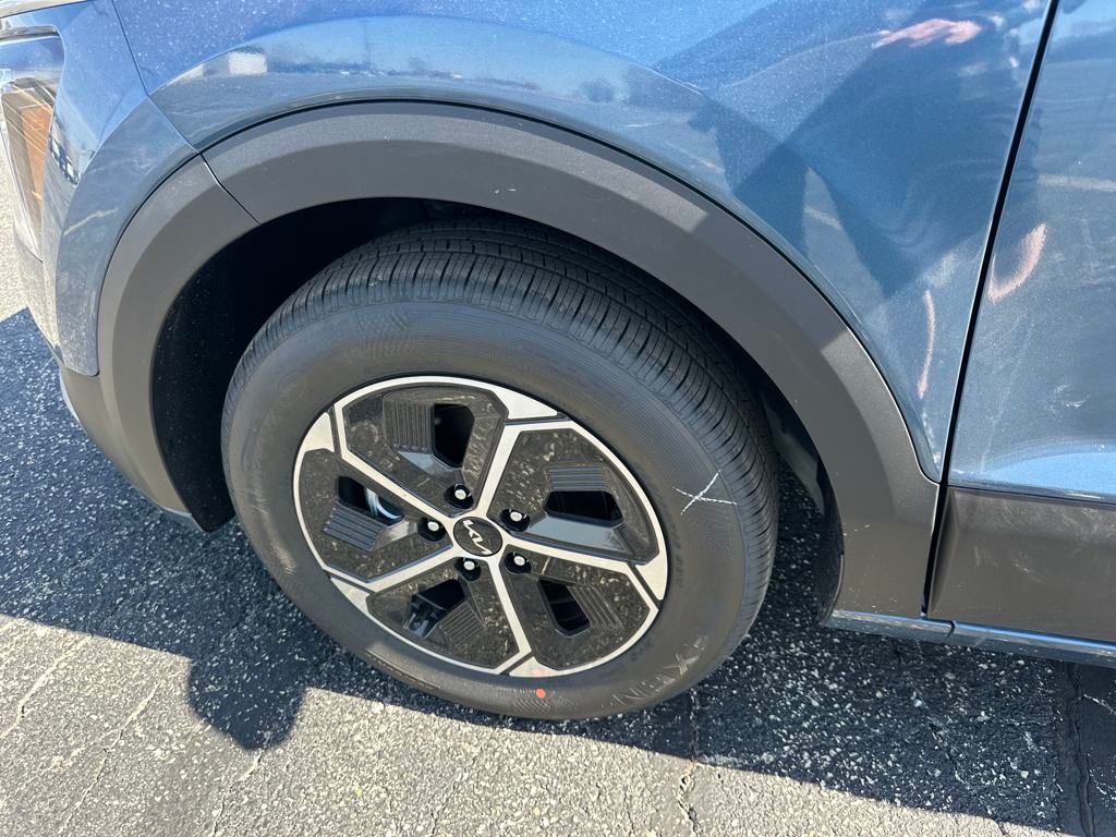 Vehicle image 33 of 33