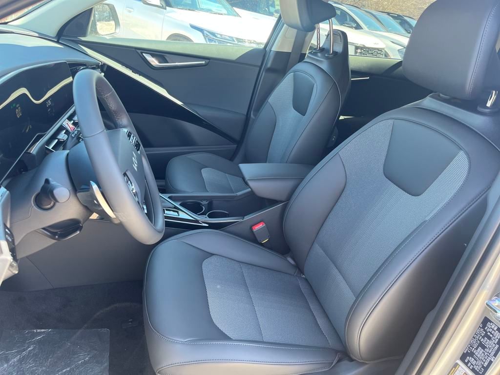 Vehicle image 13 of 31
