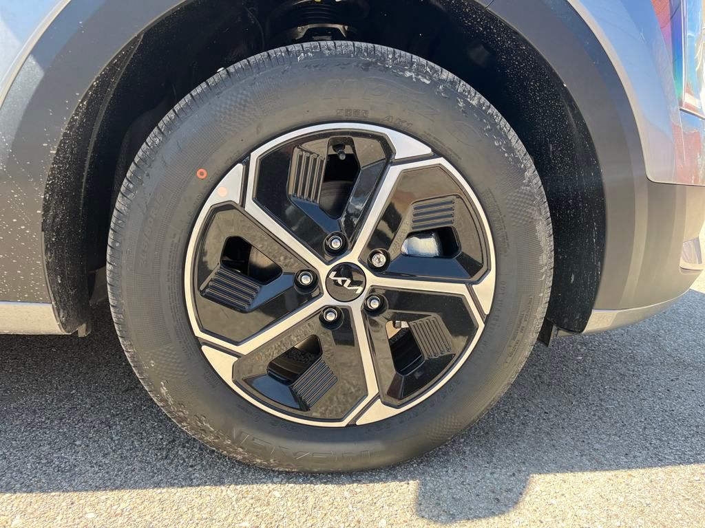 Vehicle image 11 of 31