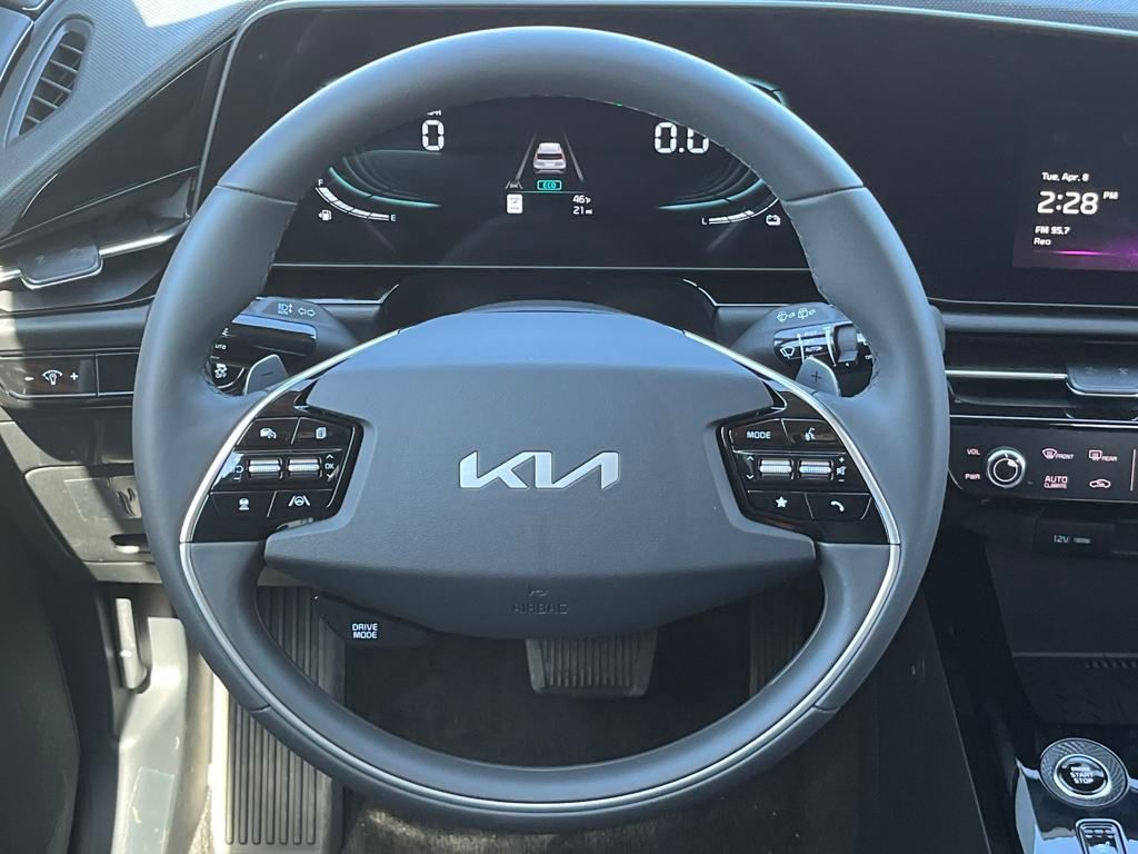 Vehicle image 20 of 31