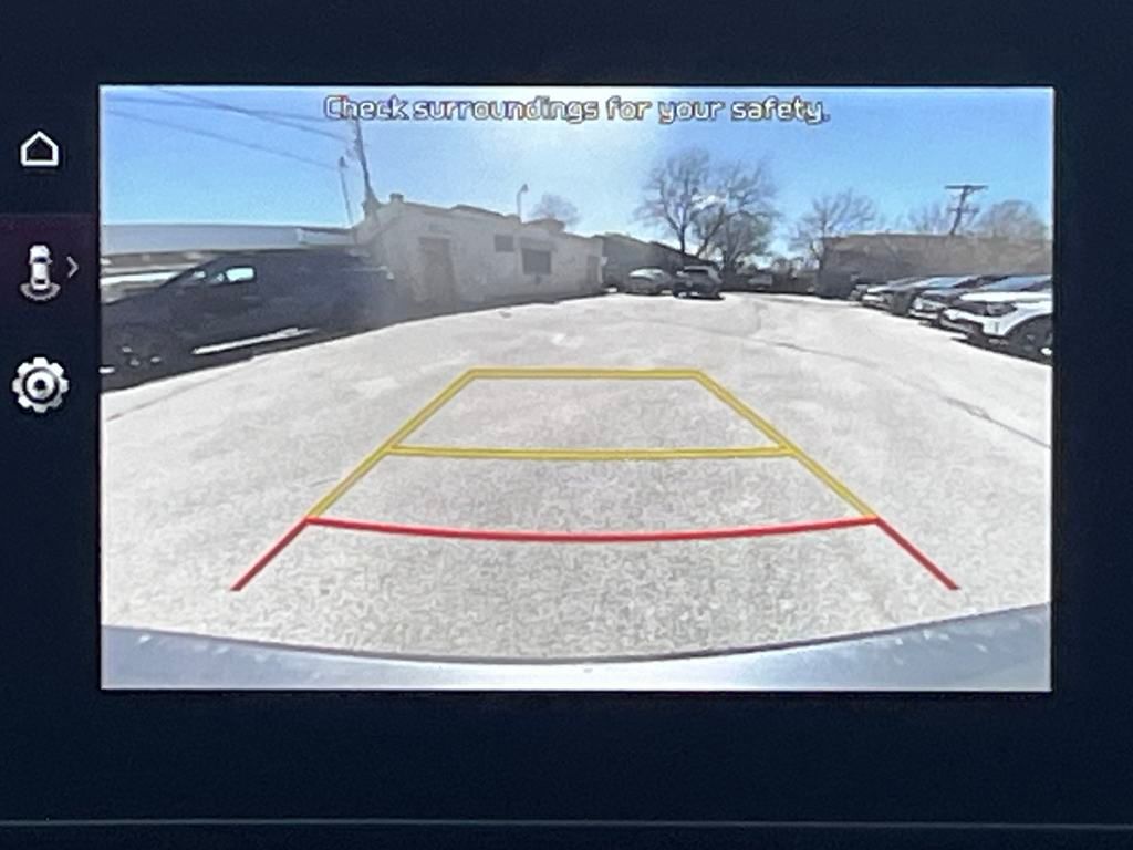 Vehicle image 24 of 31