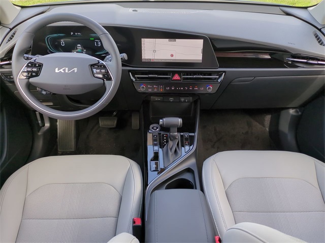 Vehicle image 12 of 28