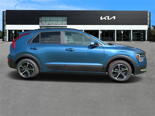 Vehicle image 4 of 28