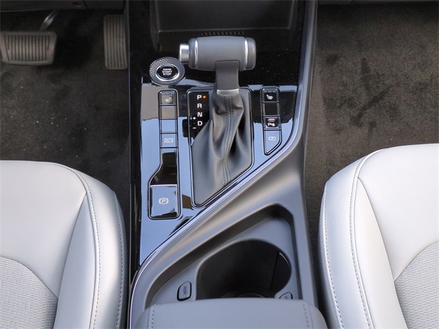 Vehicle image 17 of 28