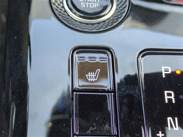 Vehicle image 18 of 28