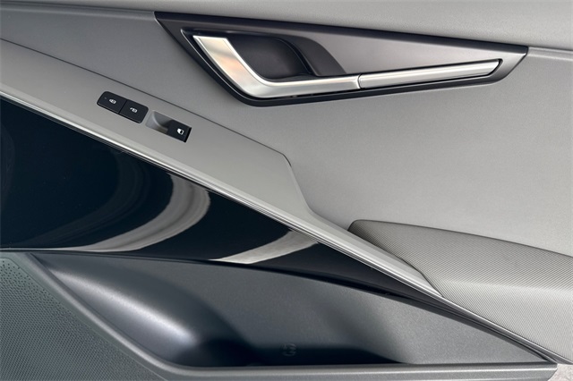 2025 Kia Niro EX Image 23 of 38