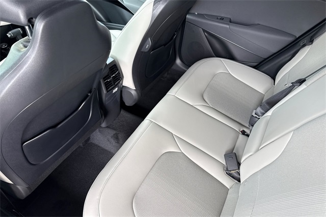 2025 Kia Niro EX Image 13 of 38