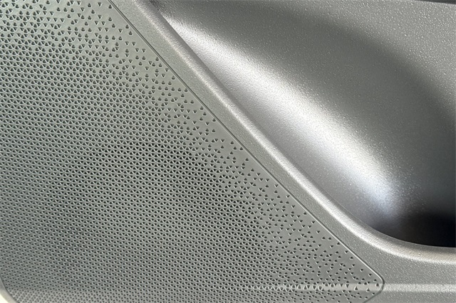 2025 Kia Niro EX Image 27 of 38