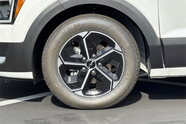 2025 Kia Niro EX Image 11 of 38