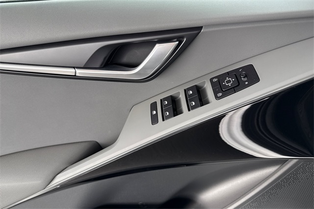 2025 Kia Niro EX Image 22 of 38