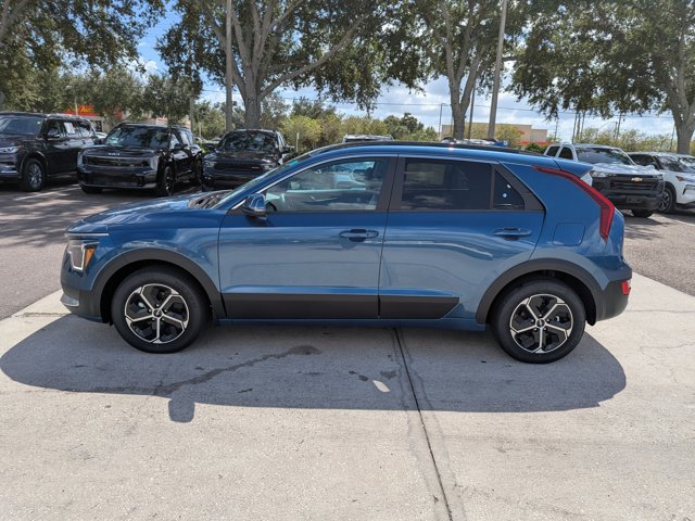 2025 Kia Niro EX Image 6 of 32