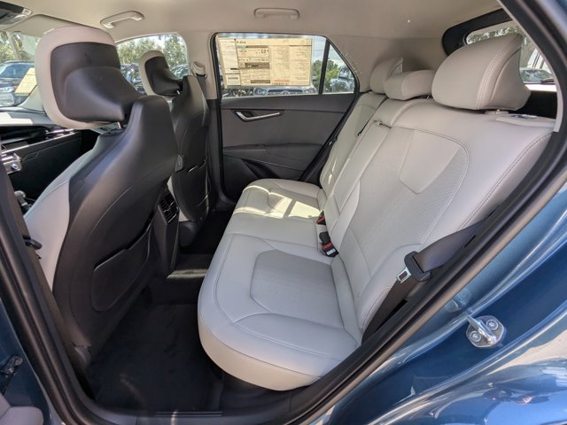 2025 Kia Niro EX Image 9 of 32