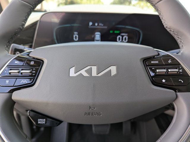 2025 Kia Niro EX Image 27 of 32