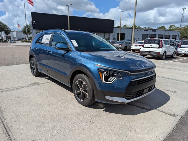 2025 Kia Niro EX Image 2 of 32