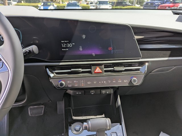 2025 Kia Niro EX Image 16 of 32