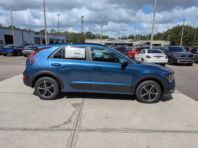 2025 Kia Niro EX Image 3 of 32