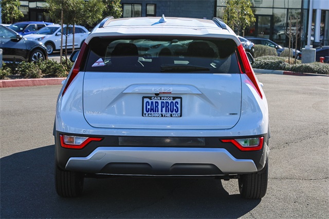 Vehicle image 6 of 27