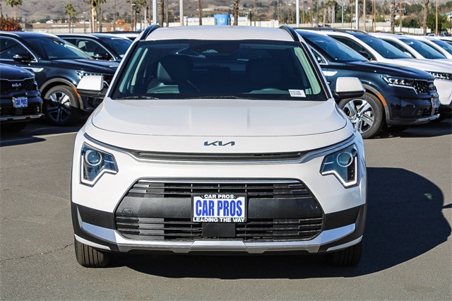 Vehicle image 2 of 27