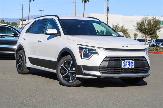 Vehicle image 3 of 27