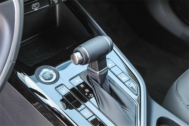 Vehicle image 20 of 27