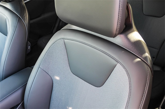 Vehicle image 24 of 27