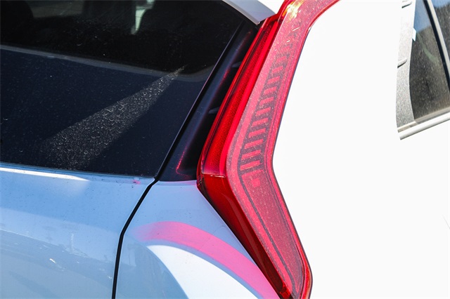 Vehicle image 10 of 27