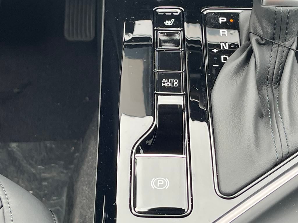 Vehicle image 29 of 32