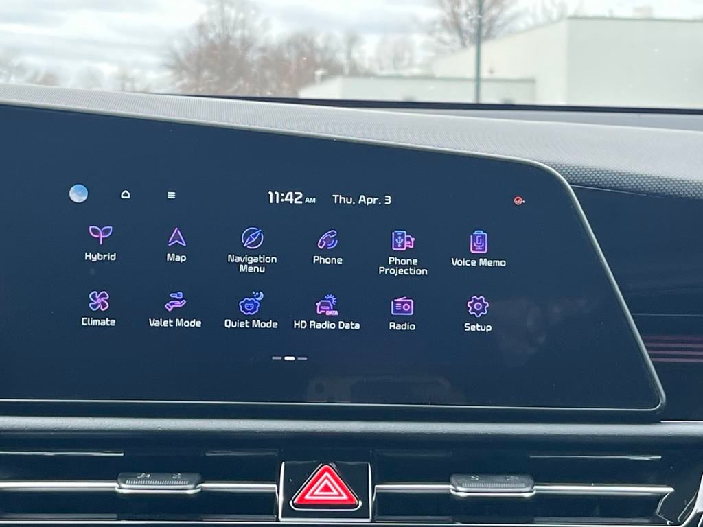 Vehicle image 23 of 32