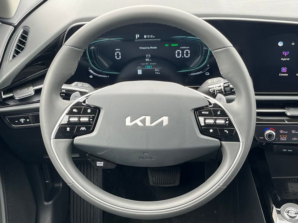 Vehicle image 20 of 32