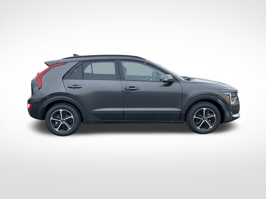 Vehicle image 4 of 32