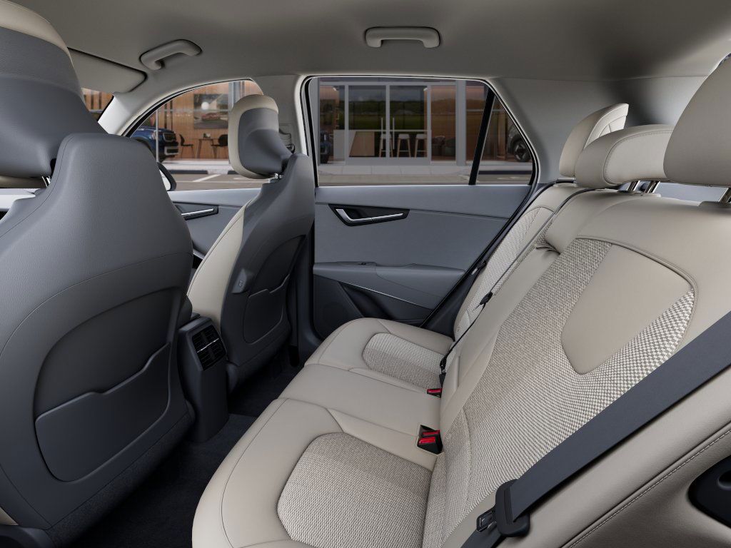 2025 Kia Niro EX Image 18 of 27