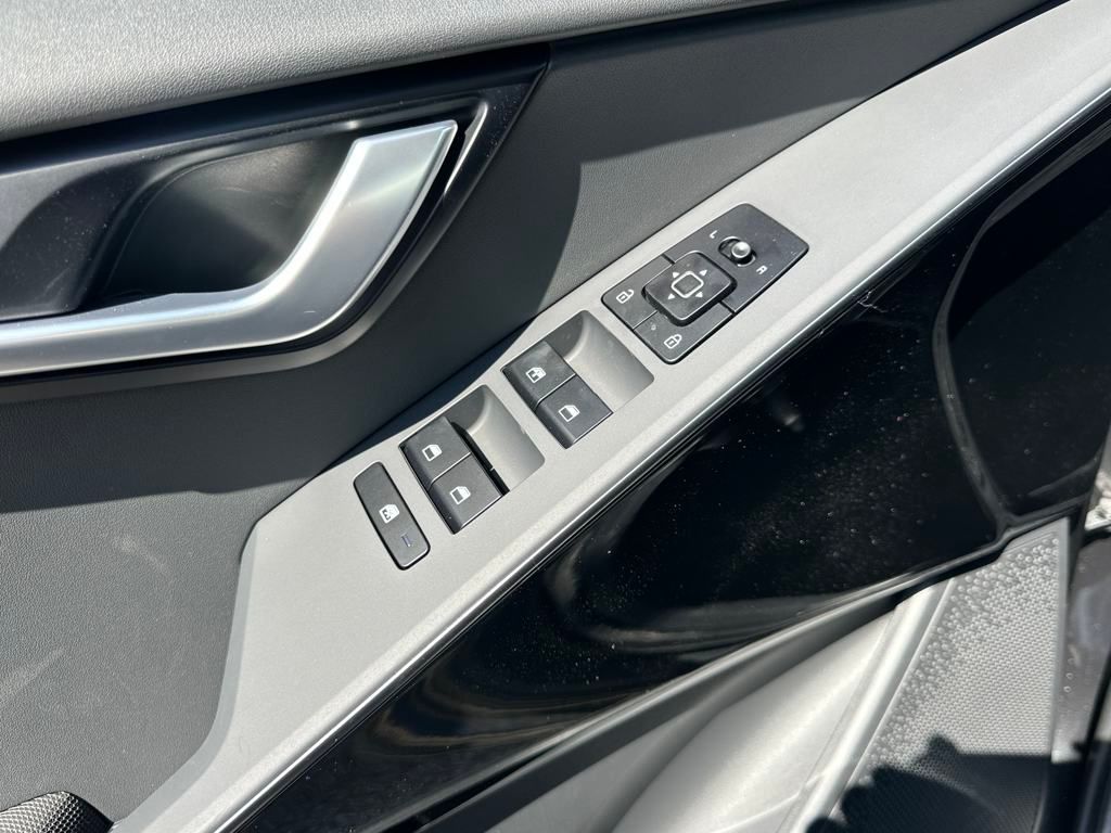 Vehicle image 12 of 34