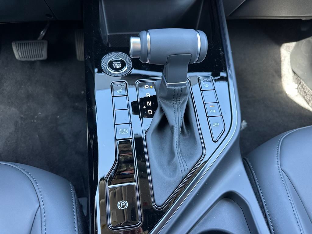 Vehicle image 23 of 34