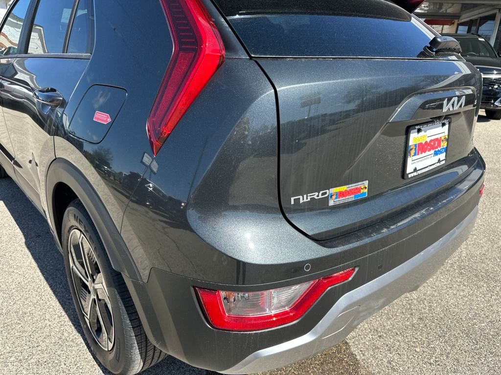 Vehicle image 32 of 34
