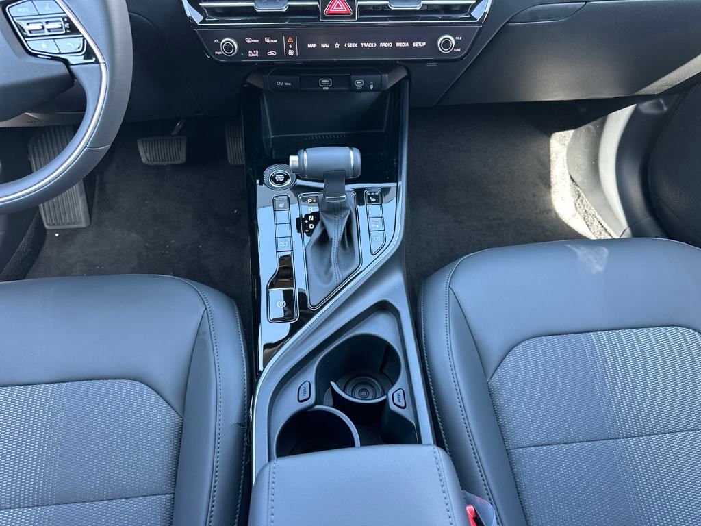 Vehicle image 24 of 34